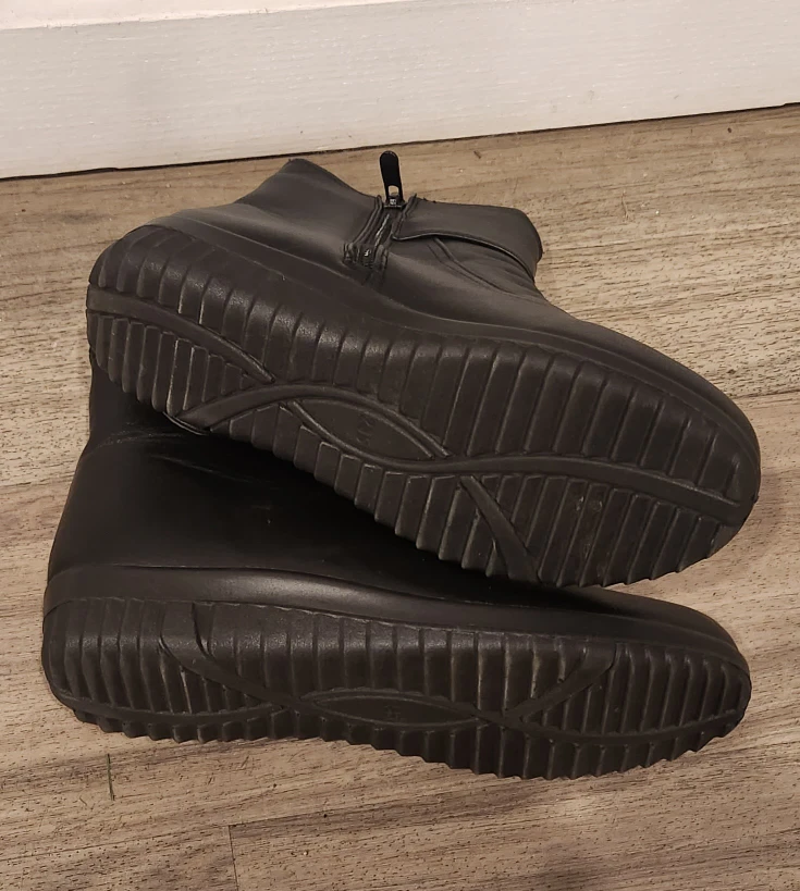 Black Ankle,brand new boots,with Buckle Detail size7 - photo 3