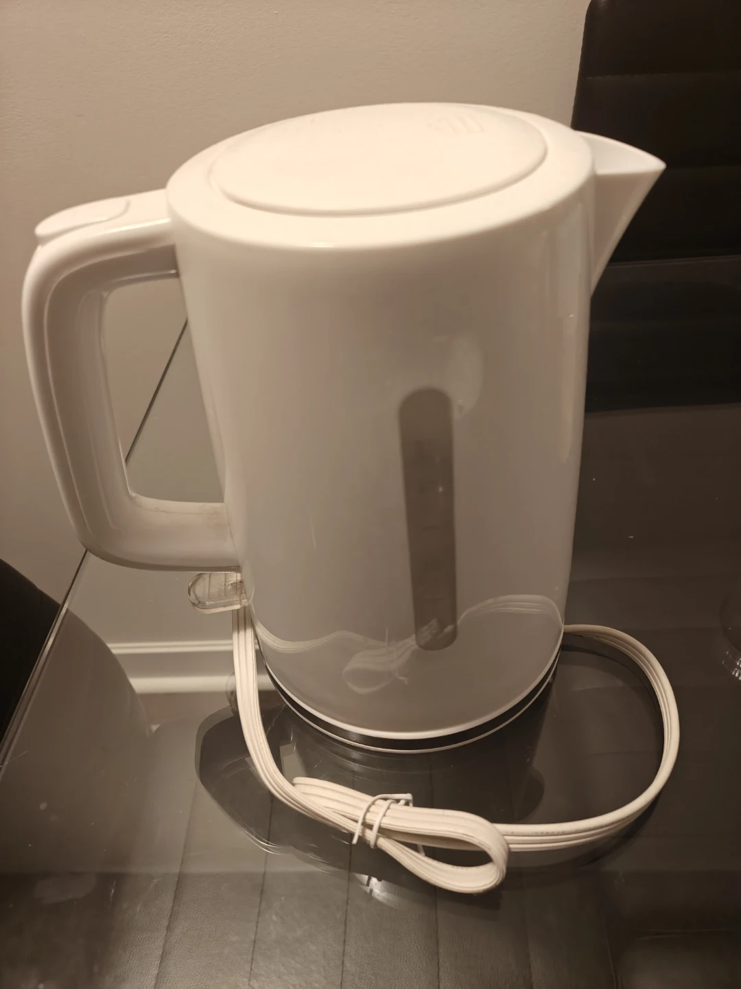 White Electric Kettle - Toastmaster