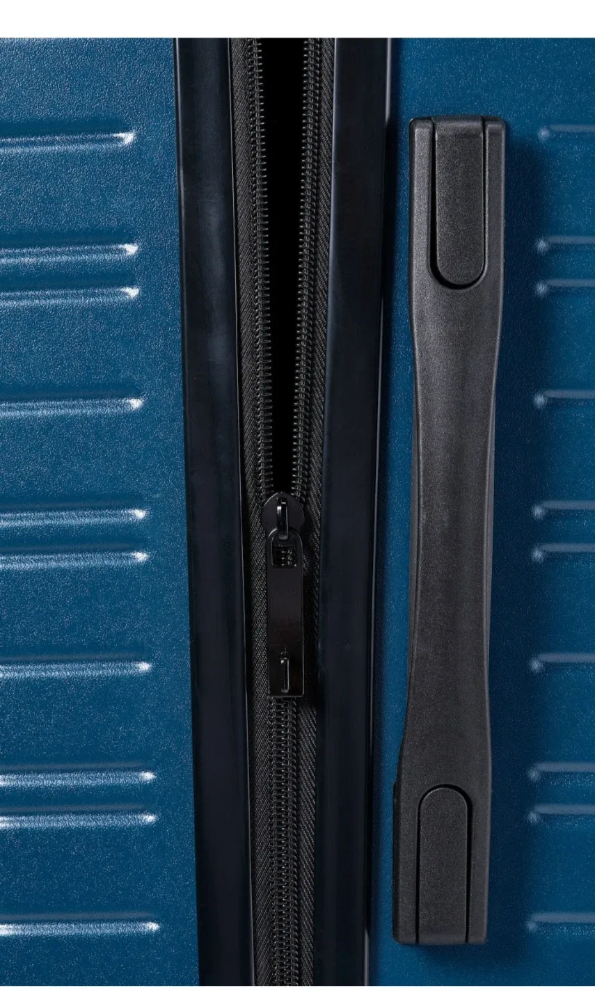 Outbound Hardside Carry-On Spinner Luggage Set + 3 Cubes image indicator(9)