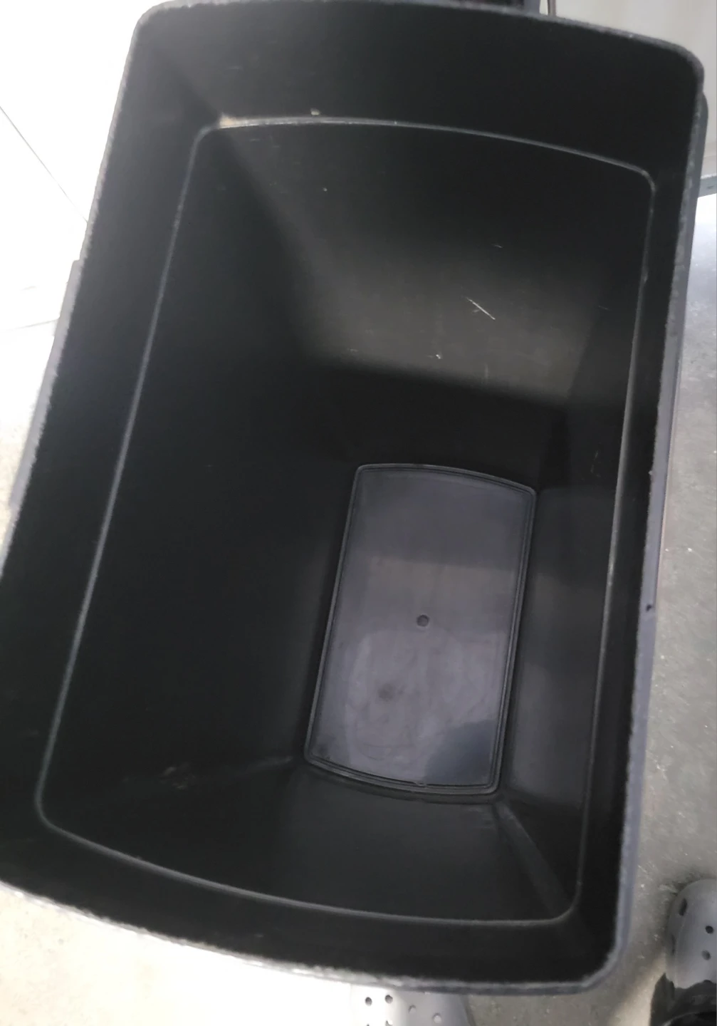Silver Step-On Trash Can - photo 4
