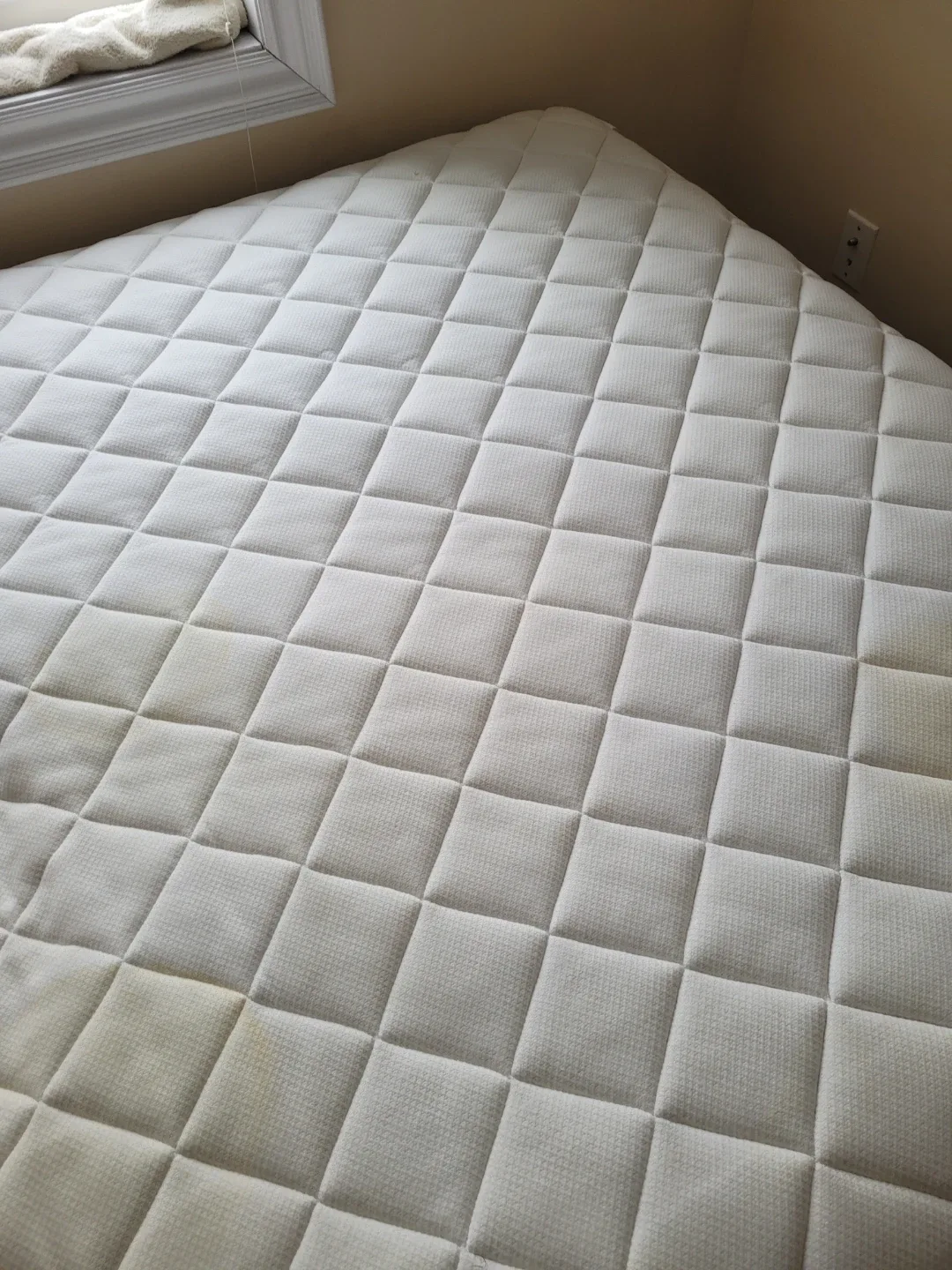 PIER ONE Queen mattresses and bedframe image indicator(4)