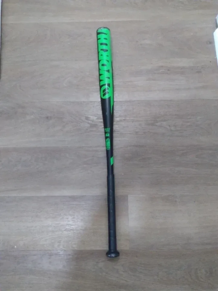 Official softball bat Wicked Worth