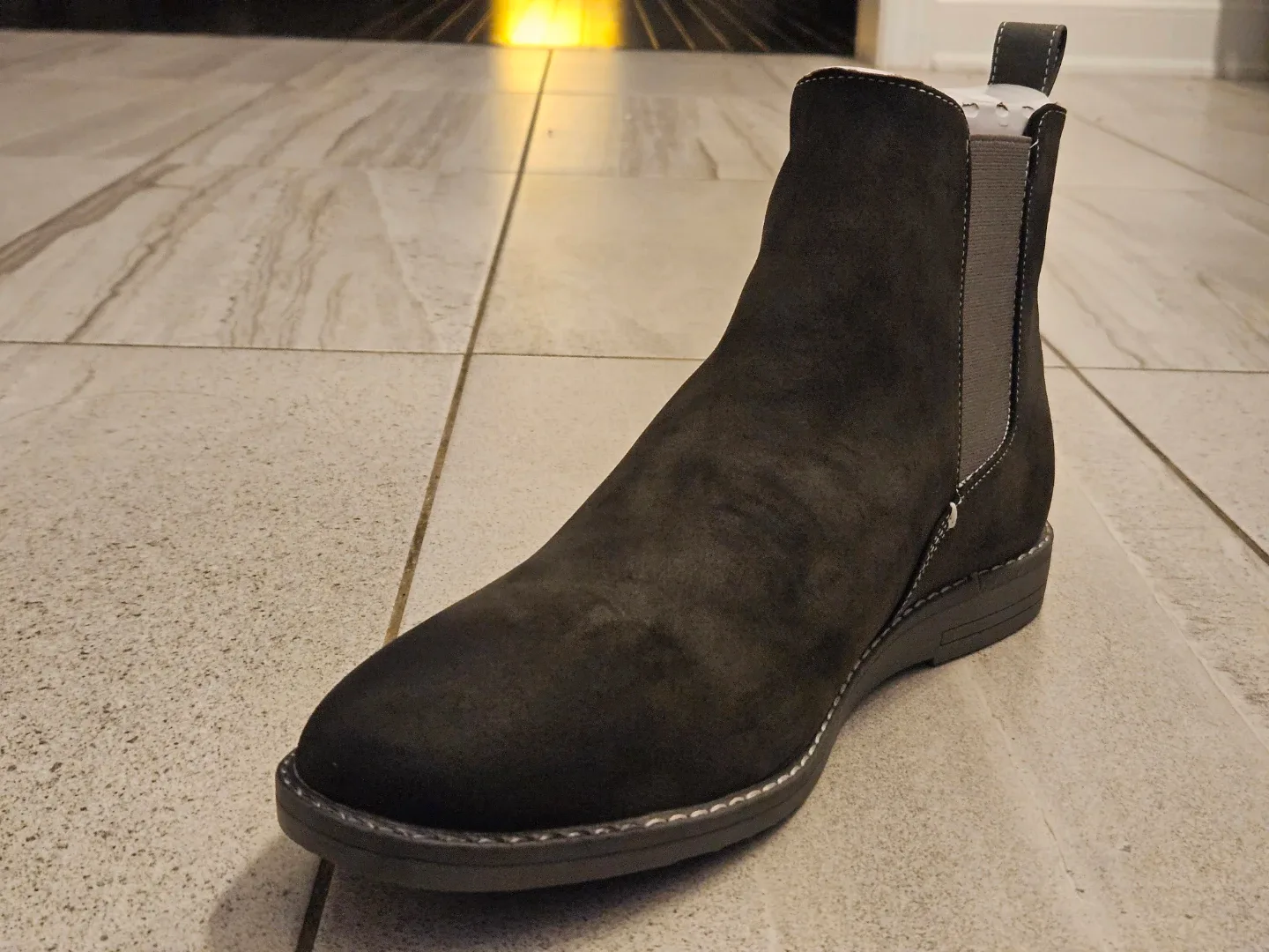 Kenneth Cole Reaction Chelsea Boot - Size 10