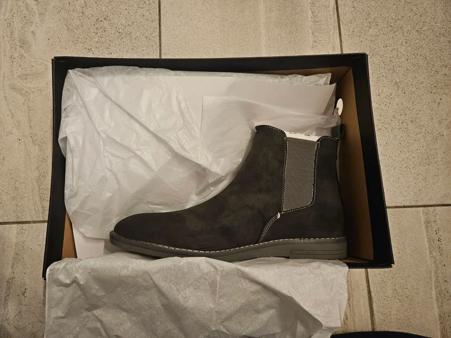 Kenneth Cole Reaction Chelsea Boot - Size 10 image indicator(5)