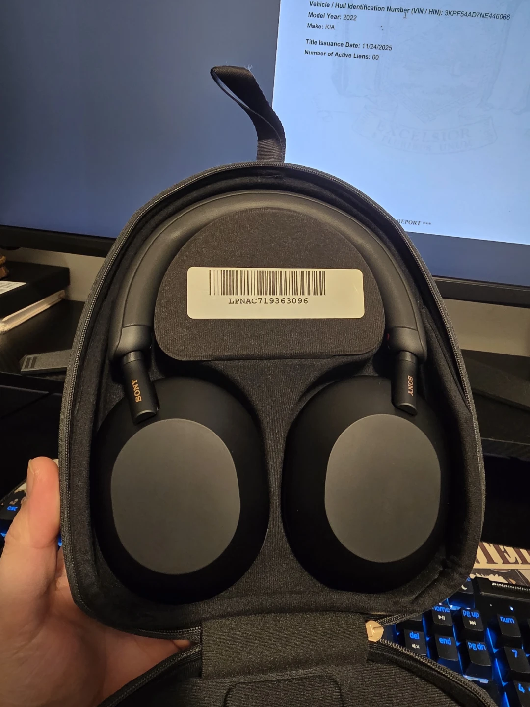 Sony WH-1000XM5 Wireless Noise Canceling Headphones - Black - photo 4