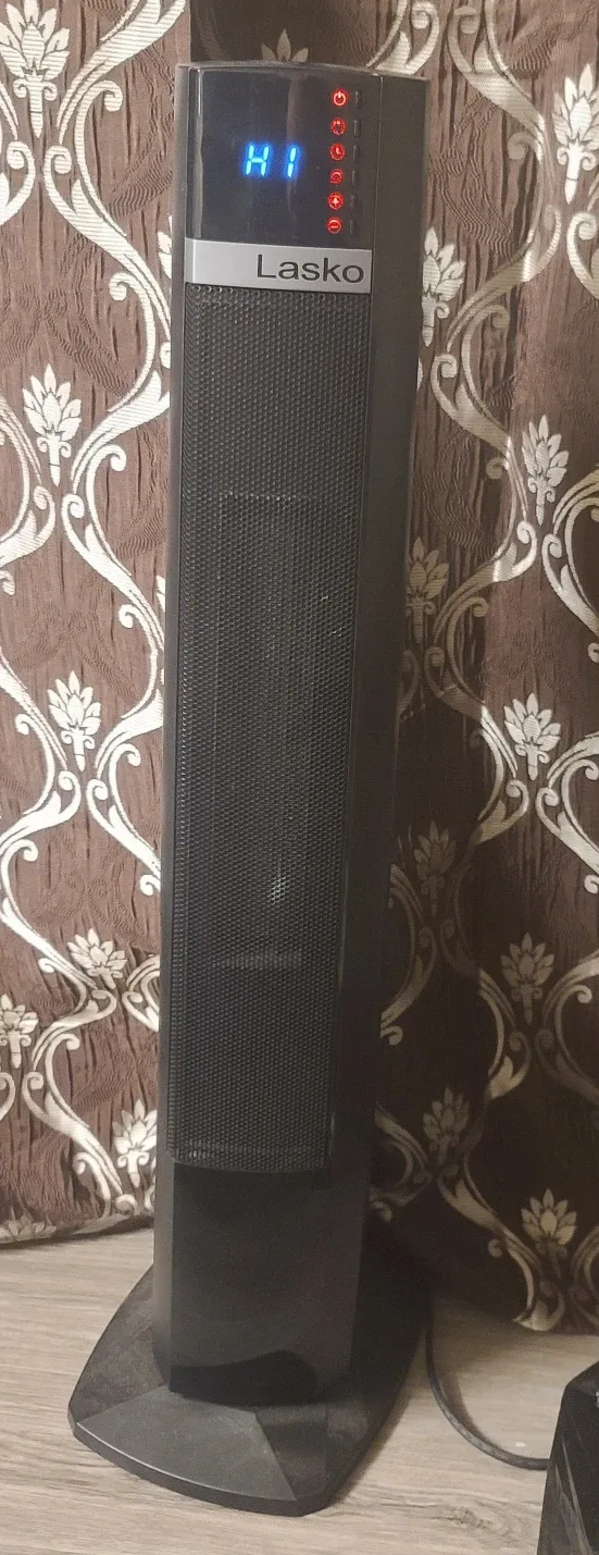 Lasko Black Tower Heater