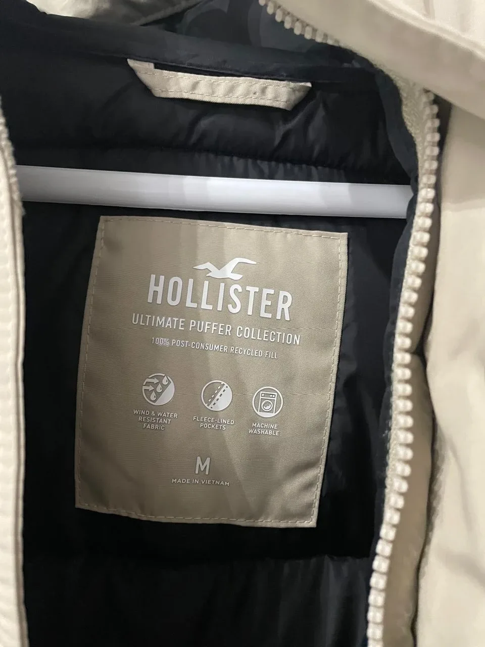 Hollister Ultimate Puffer Collection Jacket - M image indicator(2)