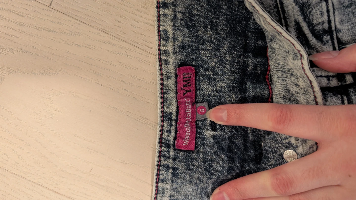 YMI WannaBettaButt Jeans - Size 5 - photo 4