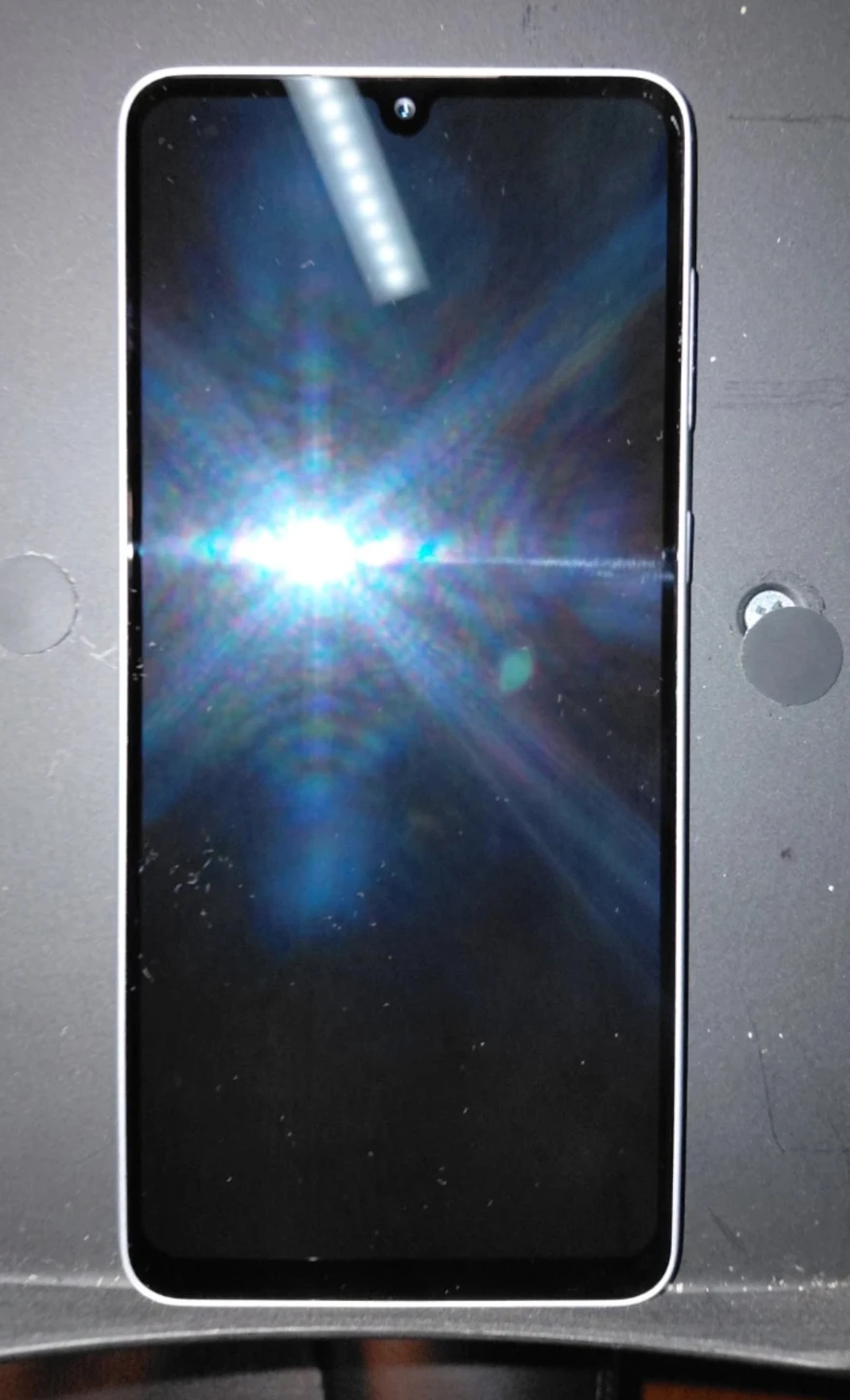 Like New! Samsung Galaxy A33 5G - White - photo 3