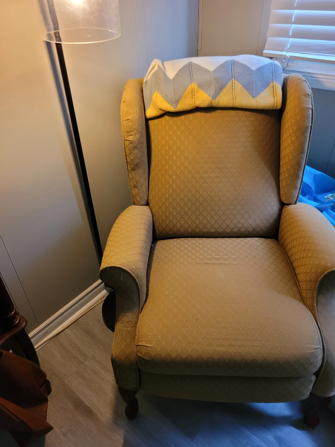 Comfortable Armchair Recliner - Great Condition!
