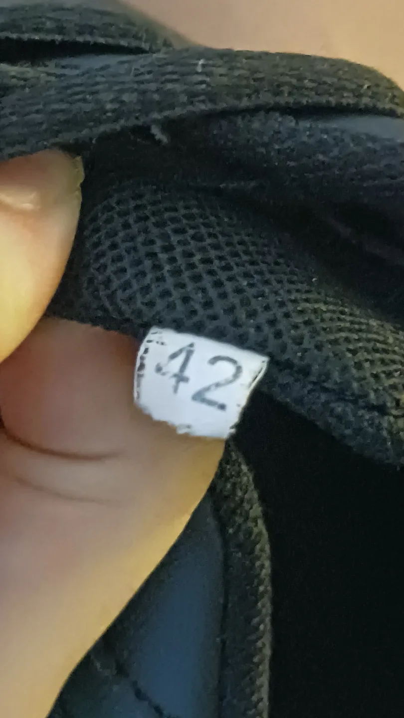 Black Running Shoes image indicator(2)