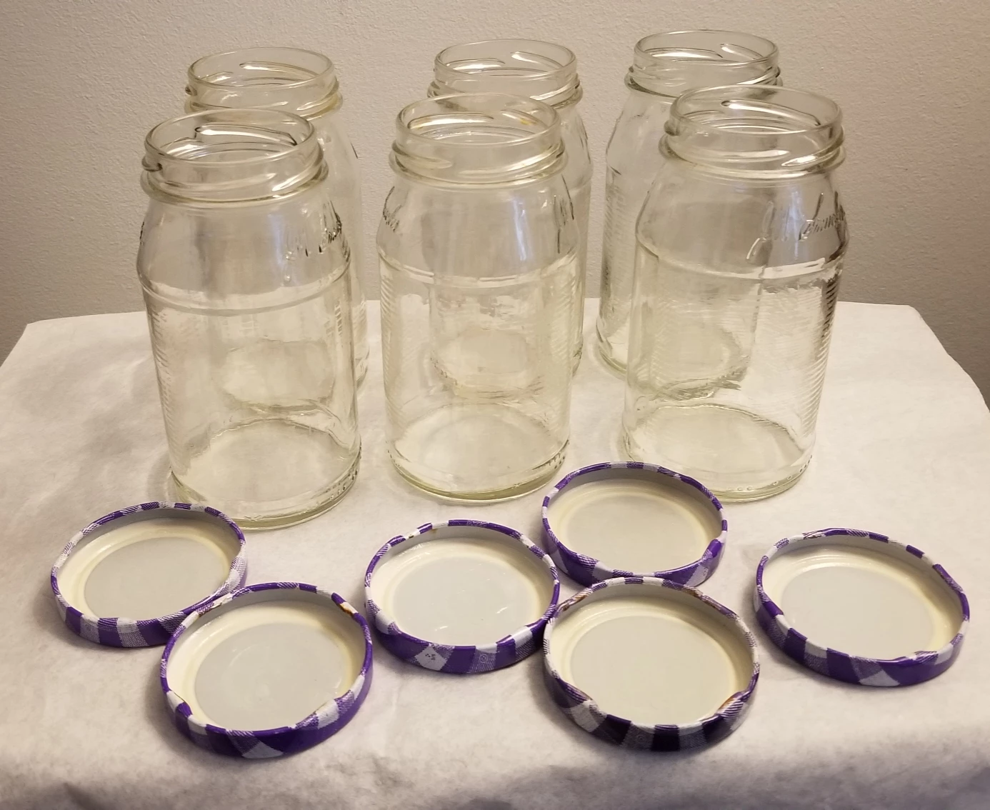 Total Six Glass Jars/Jam Jars.
