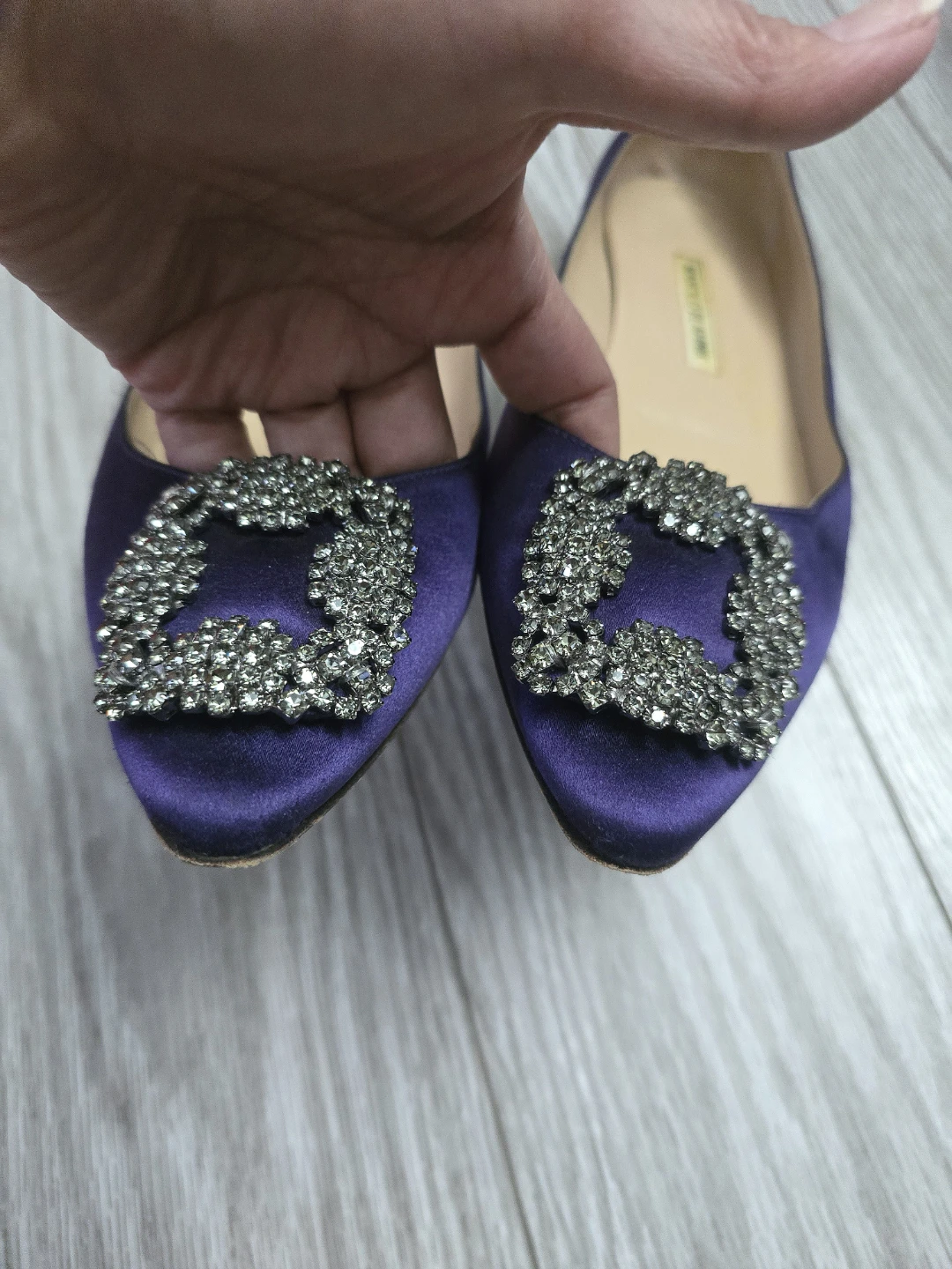 Authentic Manolo Blahnik Purple Flats - photo 2