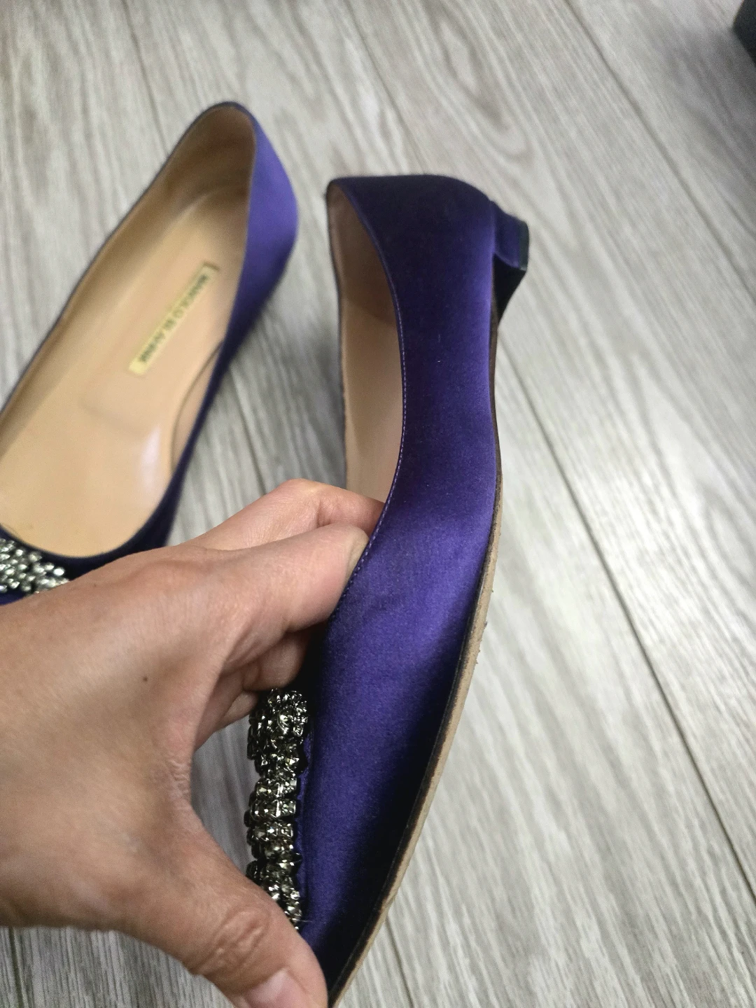 Authentic Manolo Blahnik Purple Flats - photo 4