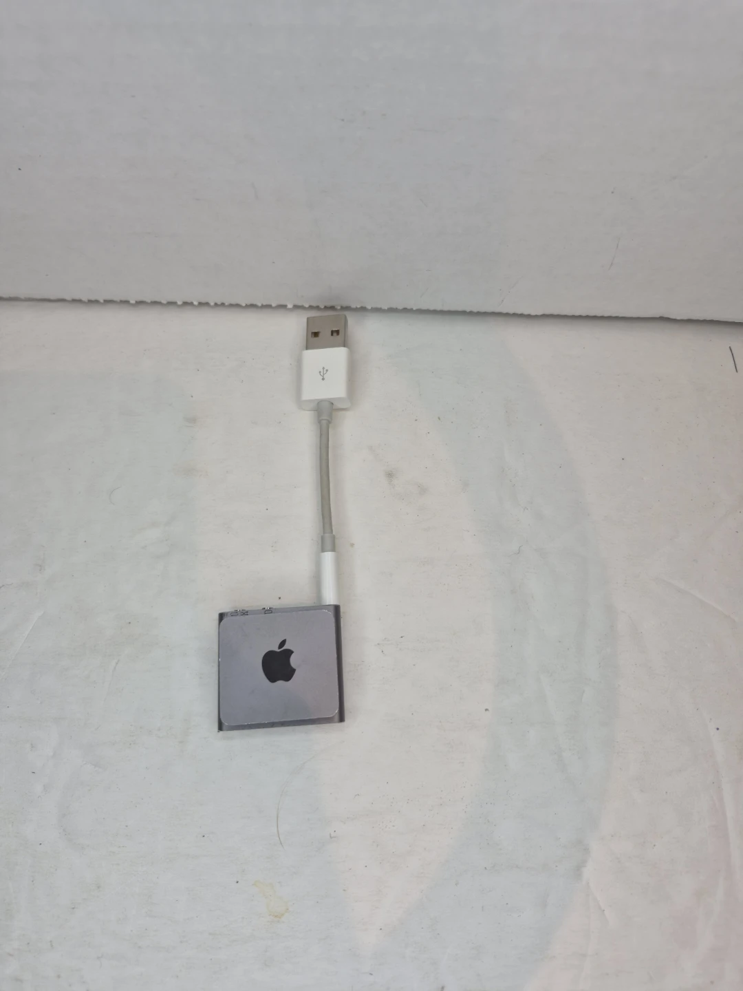 Apple iPod Shuffle 2nd Gen Silver - photo 3