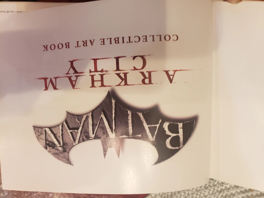 Batman Arkham City Collectible Art Book & PS3 Game - photo 2