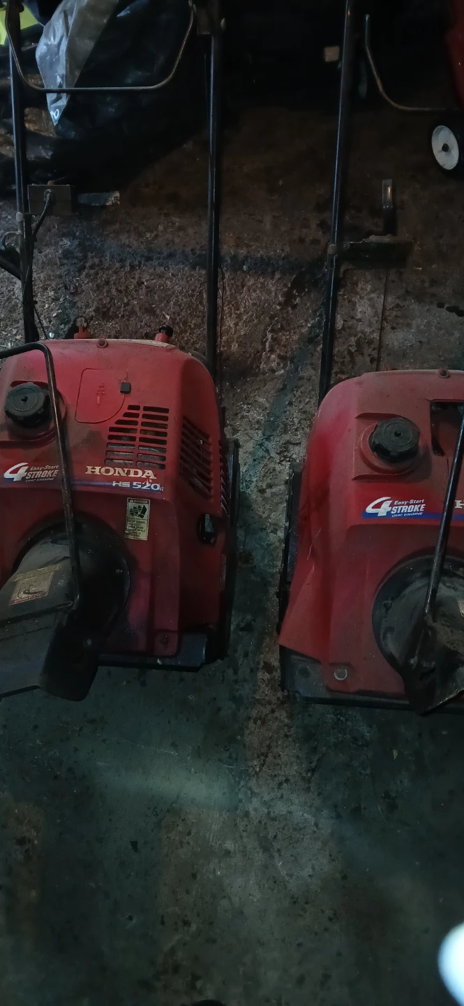 Honda HS520 & HS50 Snow Blowers - photo 2