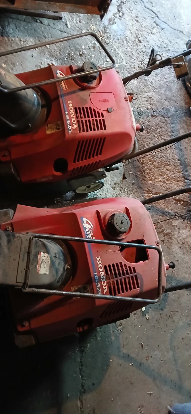 Honda HS520 & HS50 Snow Blowers - photo 3