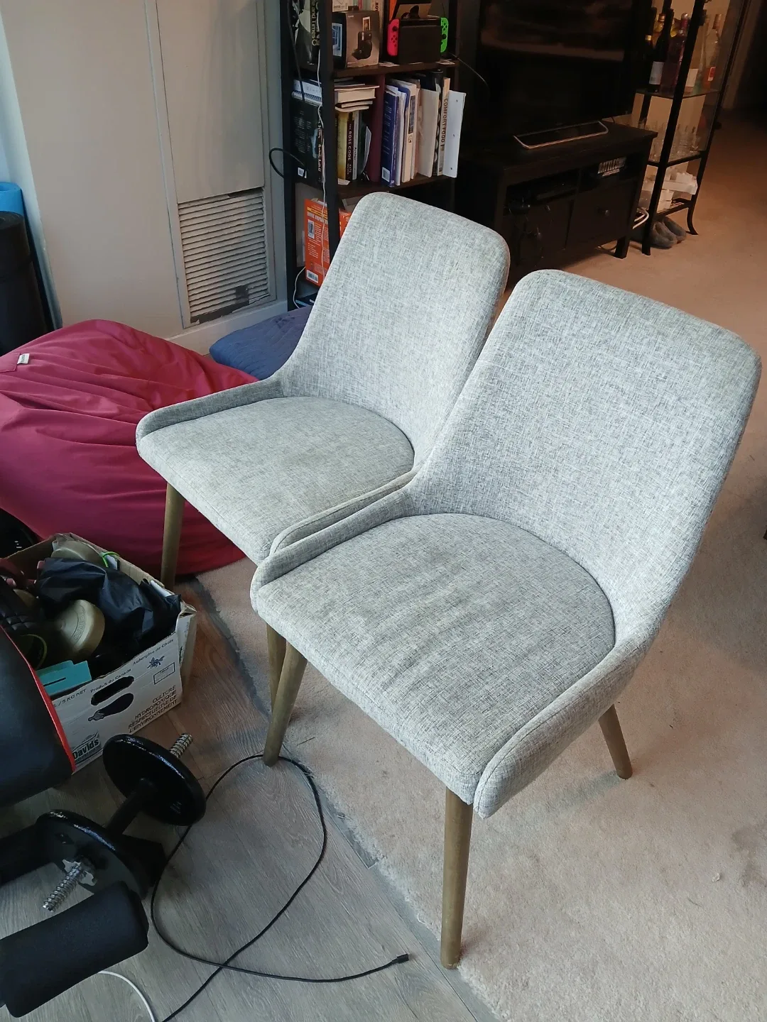 2 grey chairs image indicator(2)