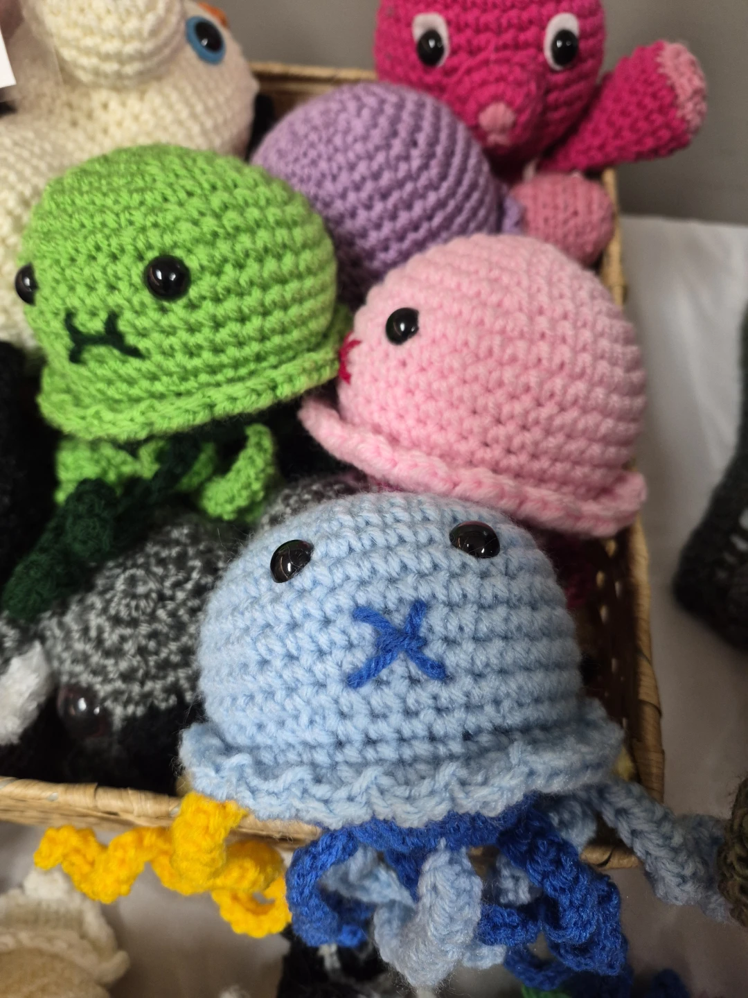 Crocheted Jellyfish Plushies - Assorted Colours - photo 3