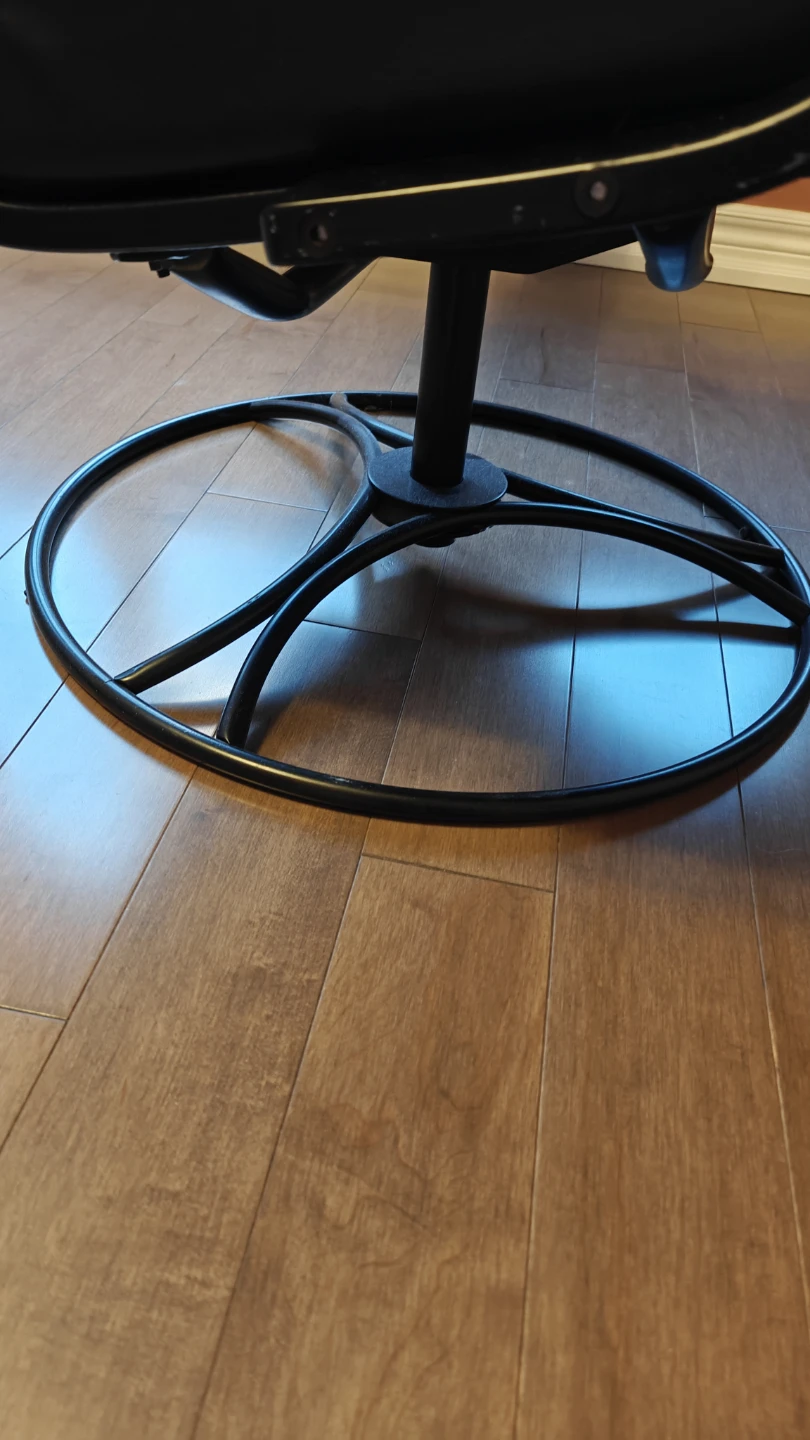 Rotating Chair - photo 2