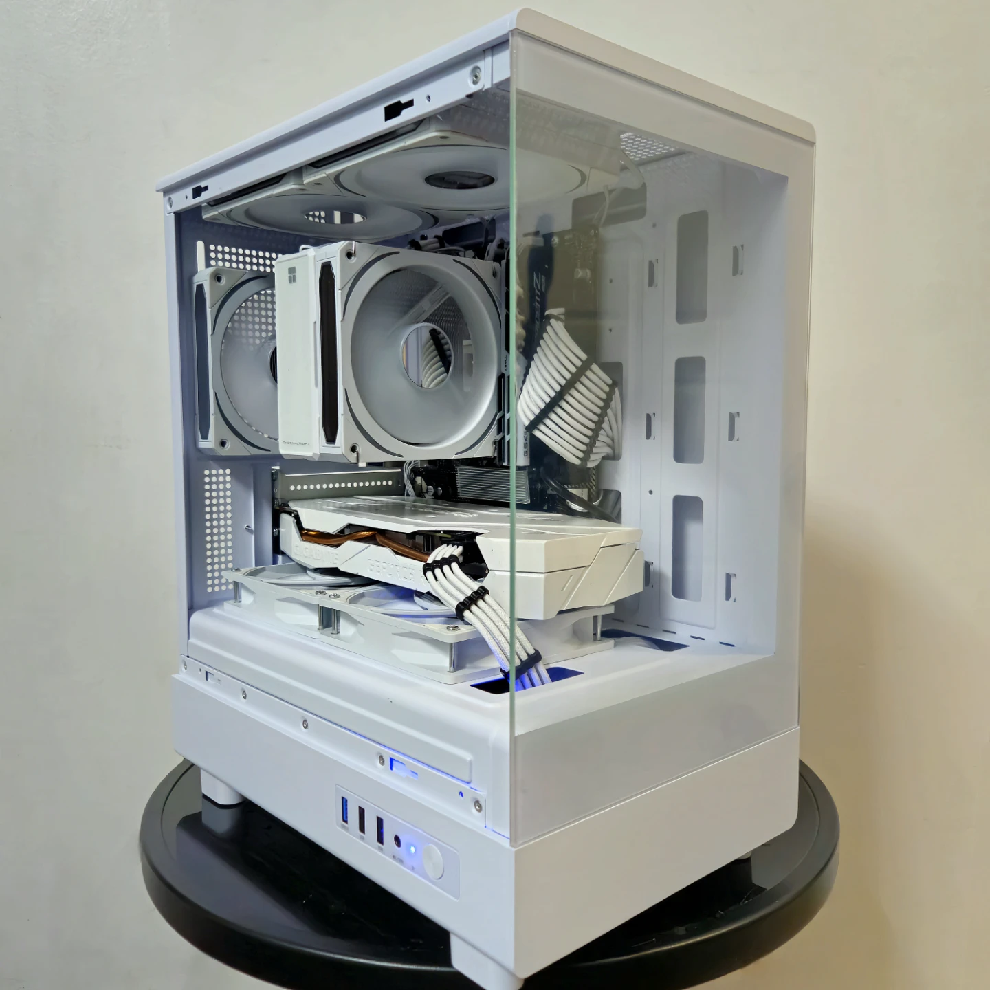 White Gaming PC (RTX 2070 | Ryzen 7 2700 | 16GB RAM) - photo 5