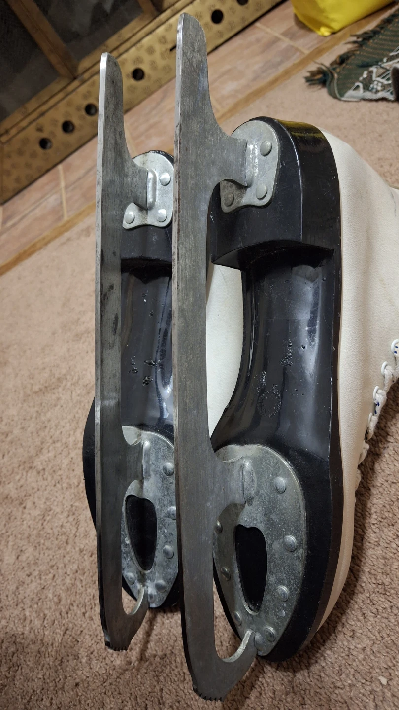 Women Skating shoes - Size 9 - photo 2
