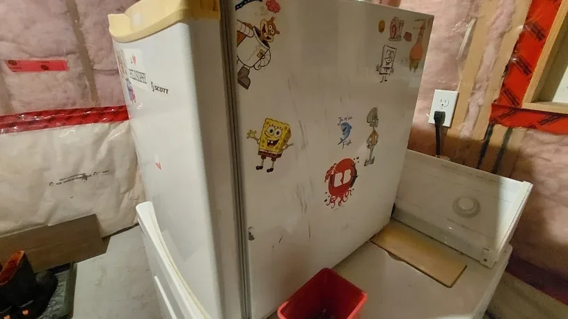 Cube Mini Fridge - White image indicator(5)