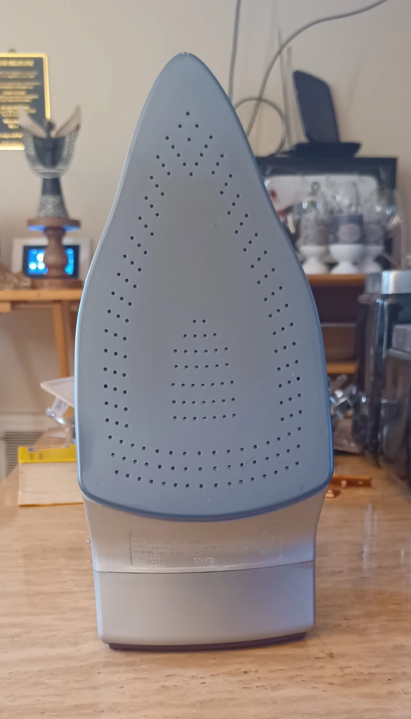 Durathon Iron & Ironing Board - photo 3