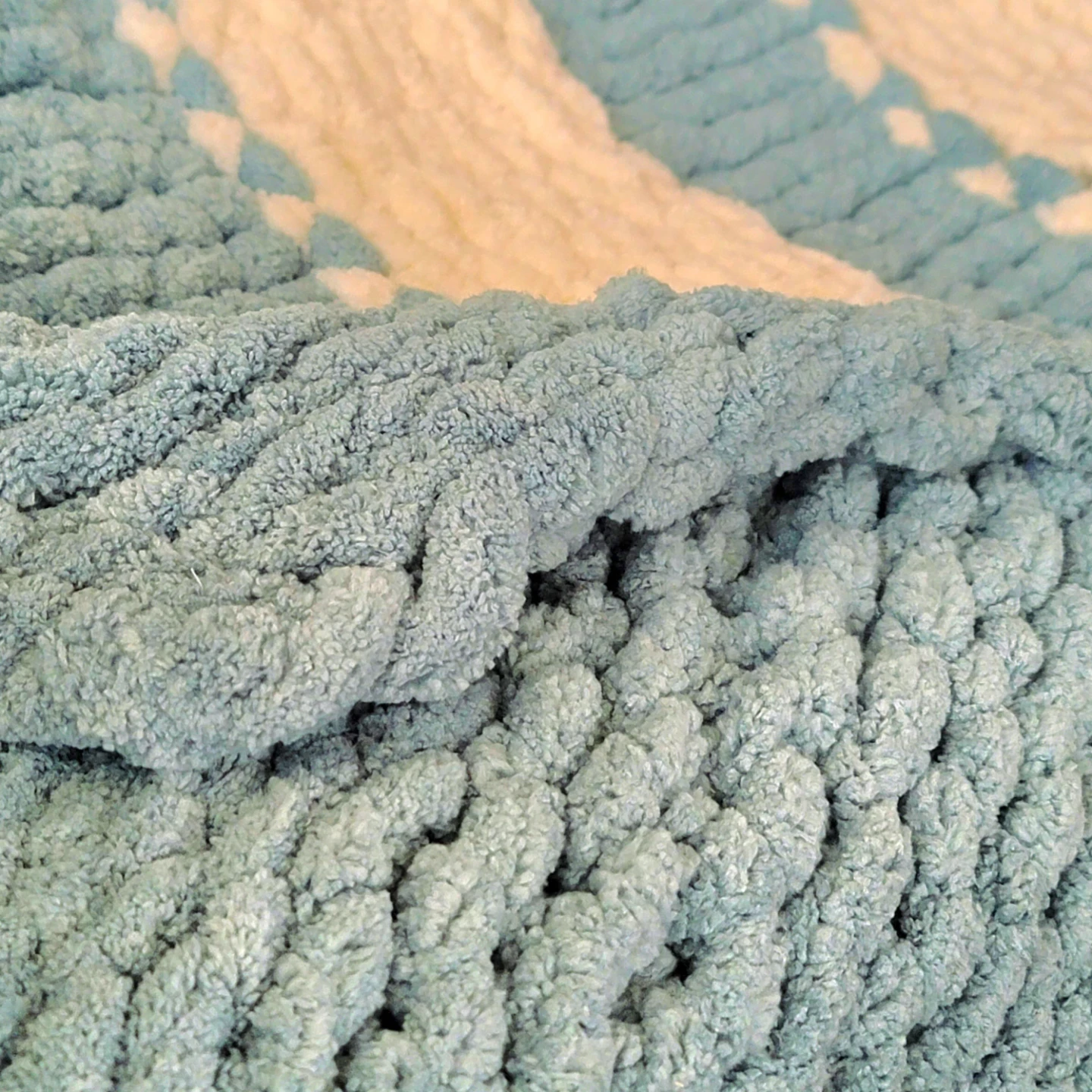 Handmade Green & White Chunky Crochet Blanket 50" × 70" - photo 2