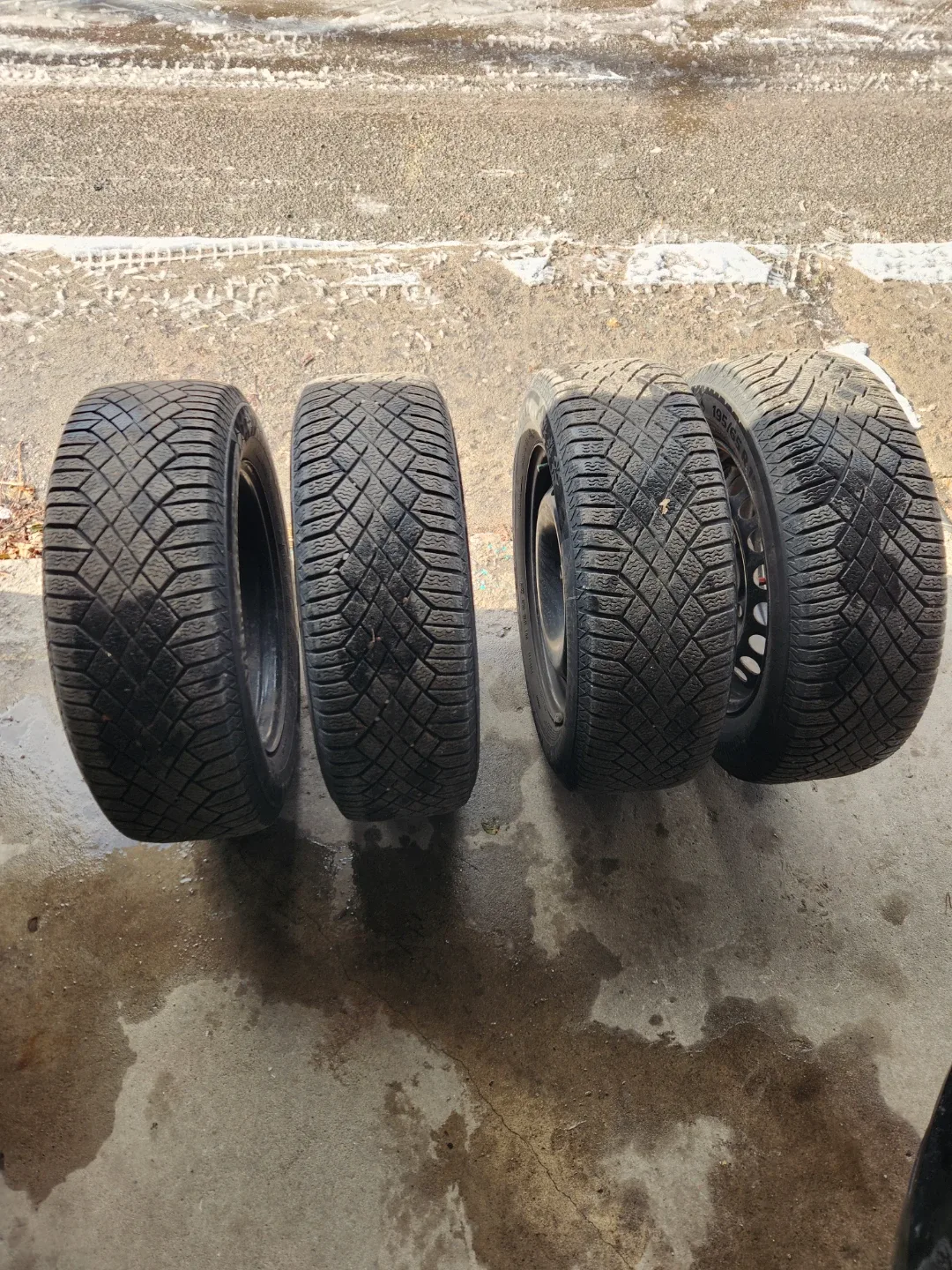 Set of Continental Winter Tires image indicator(7)