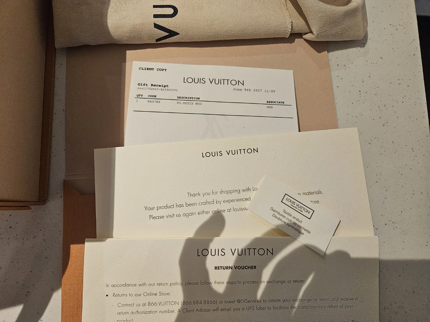 Authentic Louis Vuitton Pochette Métis Handbag - photo 2