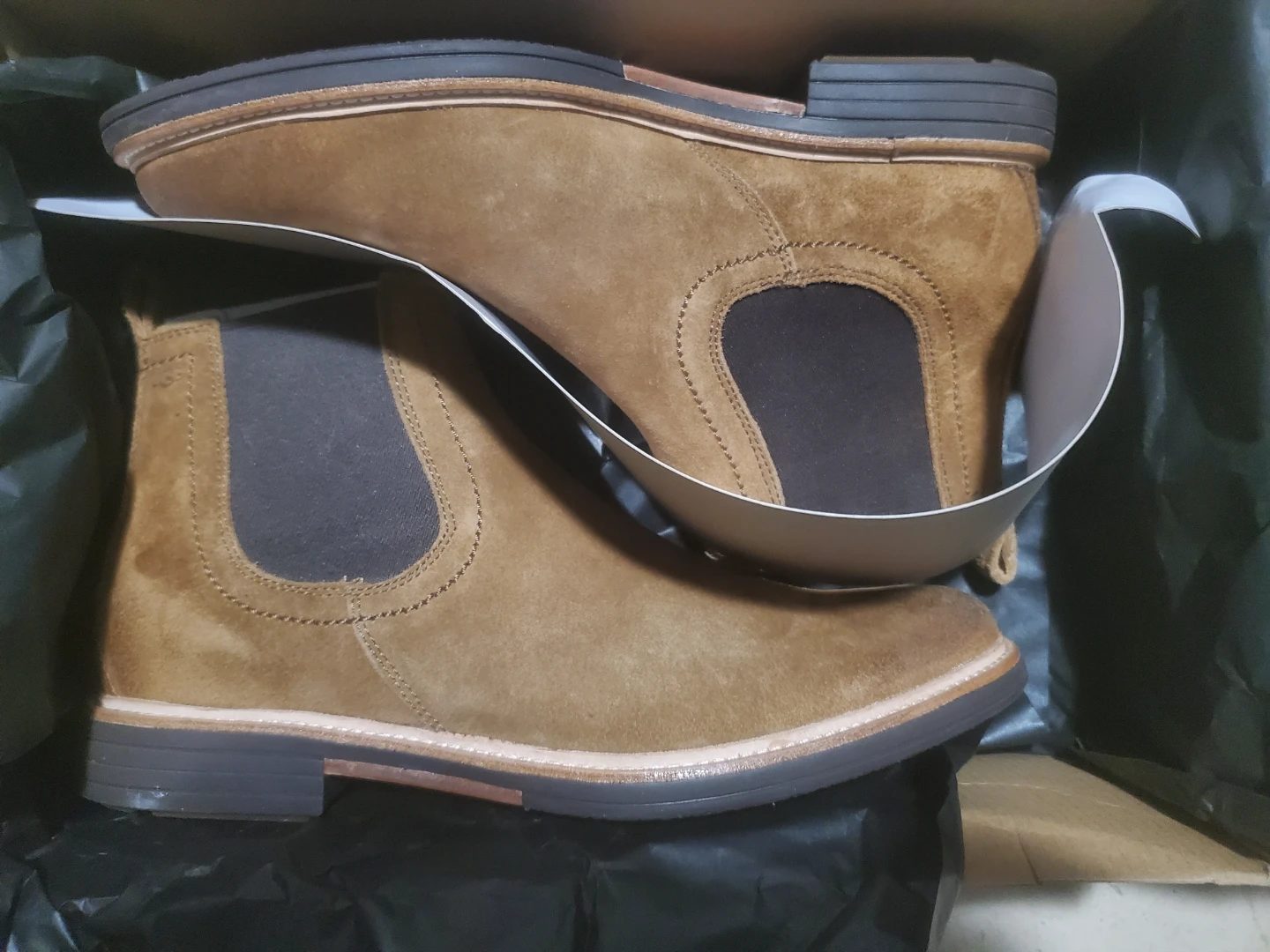 NEW UGG Men's Chelsea Boots, Size  9 , Brown, New in Box - photo 2