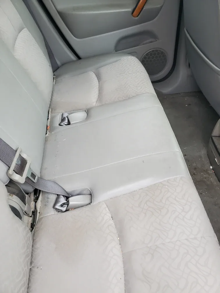 Saturn Vue SUV - AWD V6 image indicator(7)