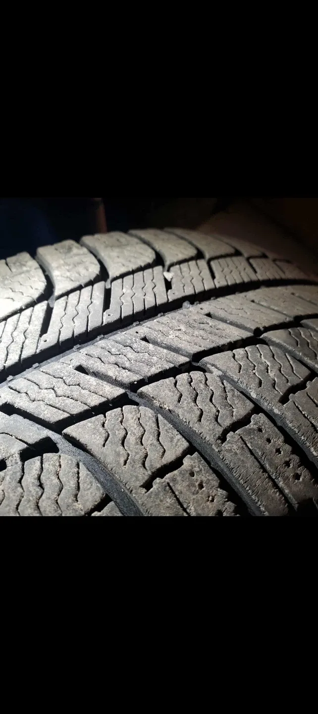 Michelin X-Ice 205/60R16 Winter Tire