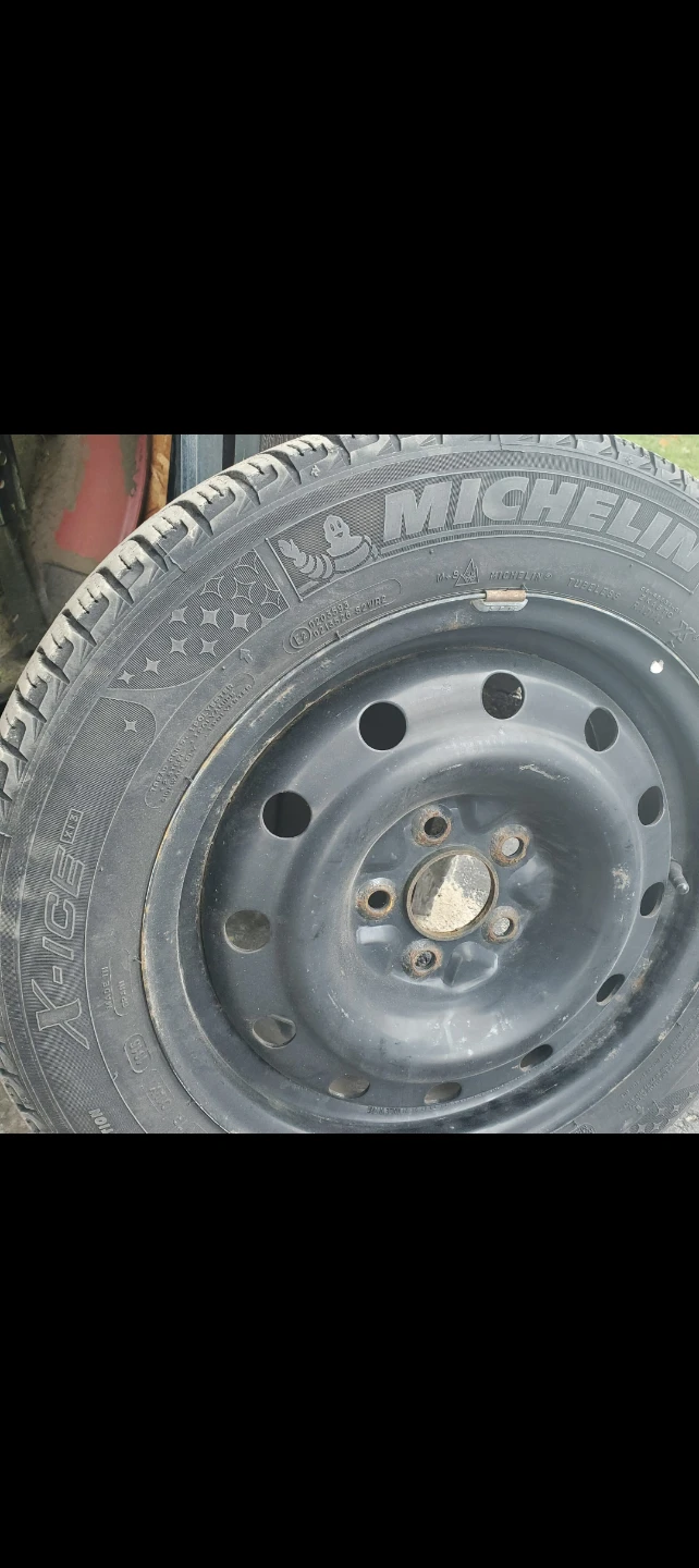Michelin X-Ice 205/60R16 Winter Tire - photo 2
