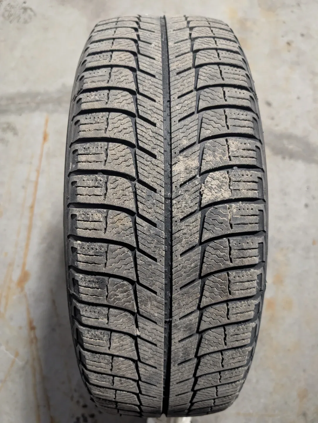 Michelin X-Ice 205/60R16 Winter Tire image indicator(8)