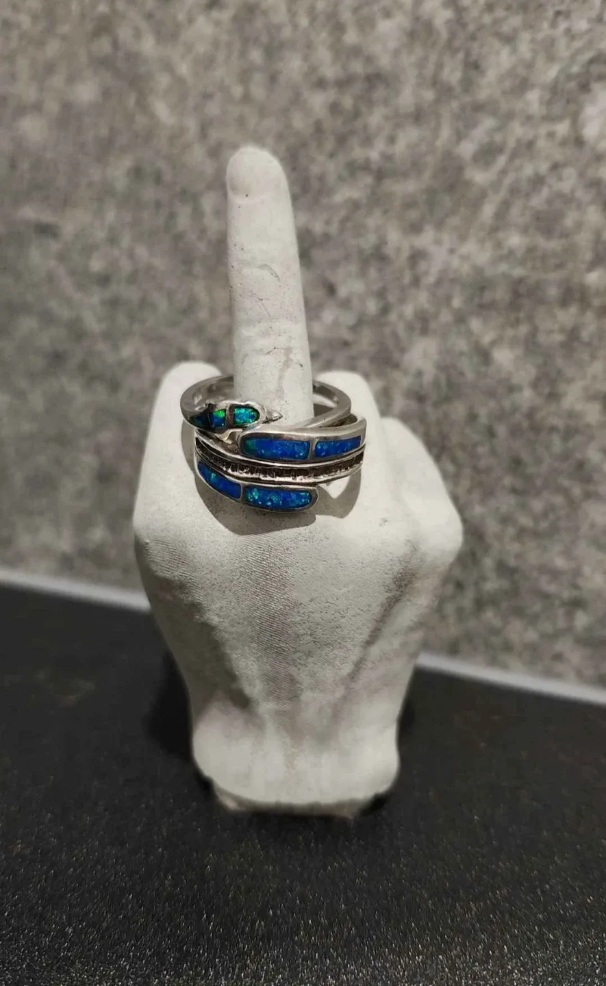 Concrete Ring -middle finger- holder