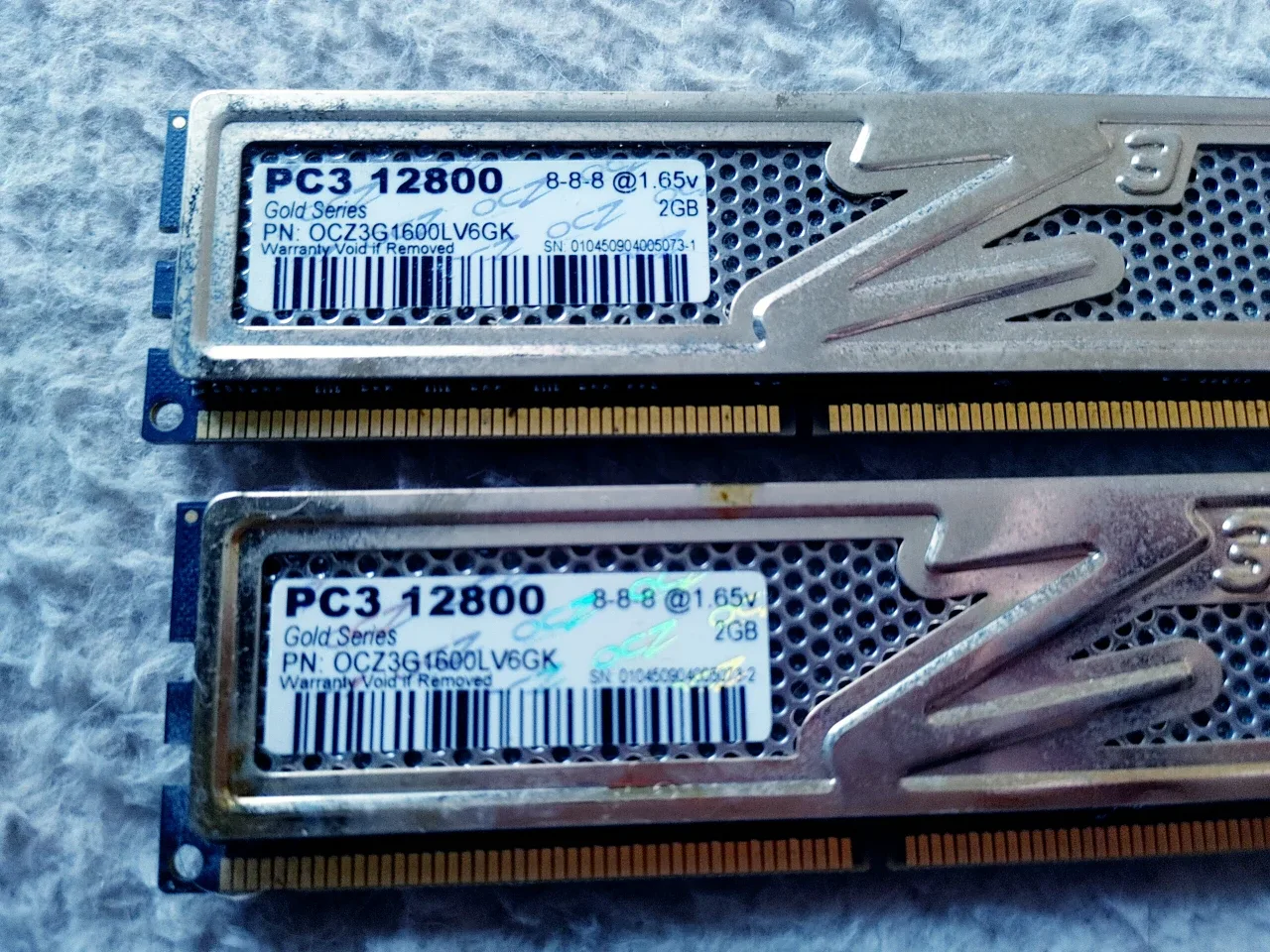 OCZ Gold Series PC3 12800 2GB RAM image indicator(2)