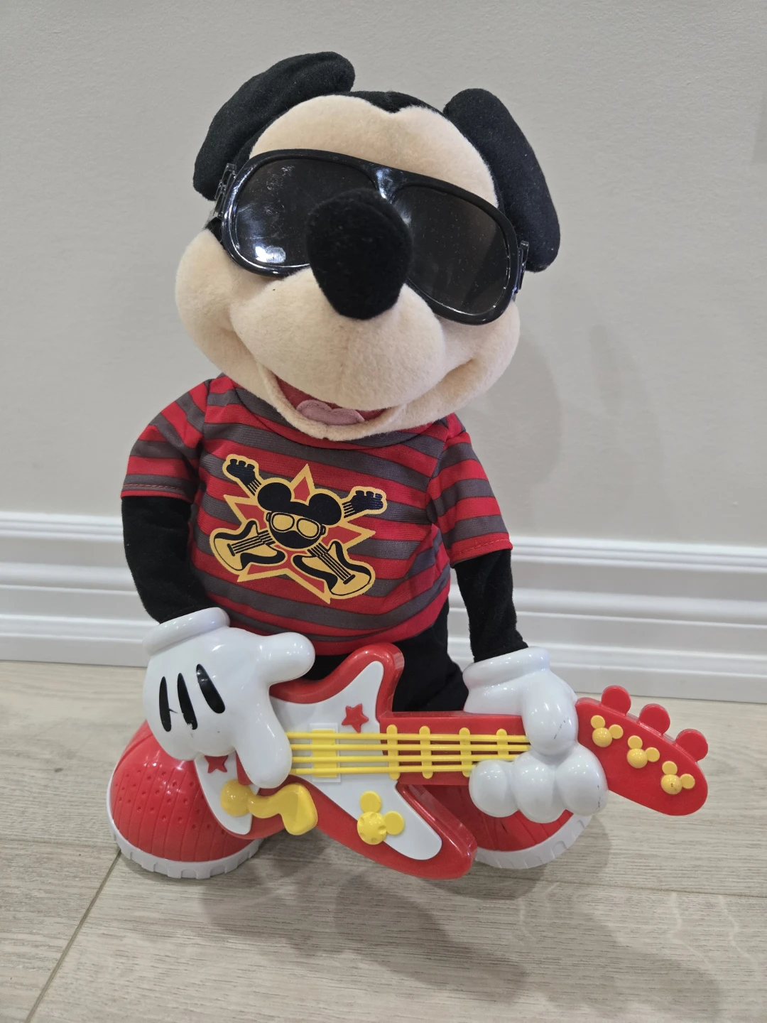 Disney's Mickey mouse, Singing, moving toy
