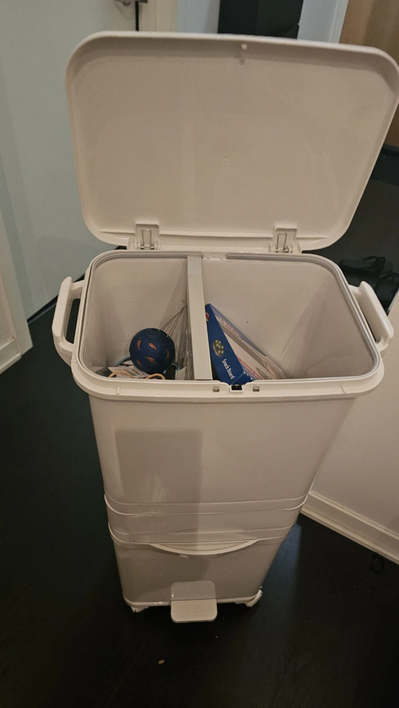 White Pull-Out Kitchen Trash Can / Storage - photo 3