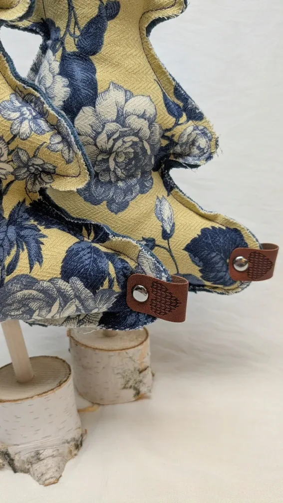 Handmade Floral Fabric Christmas Tree Decoration image indicator(4)