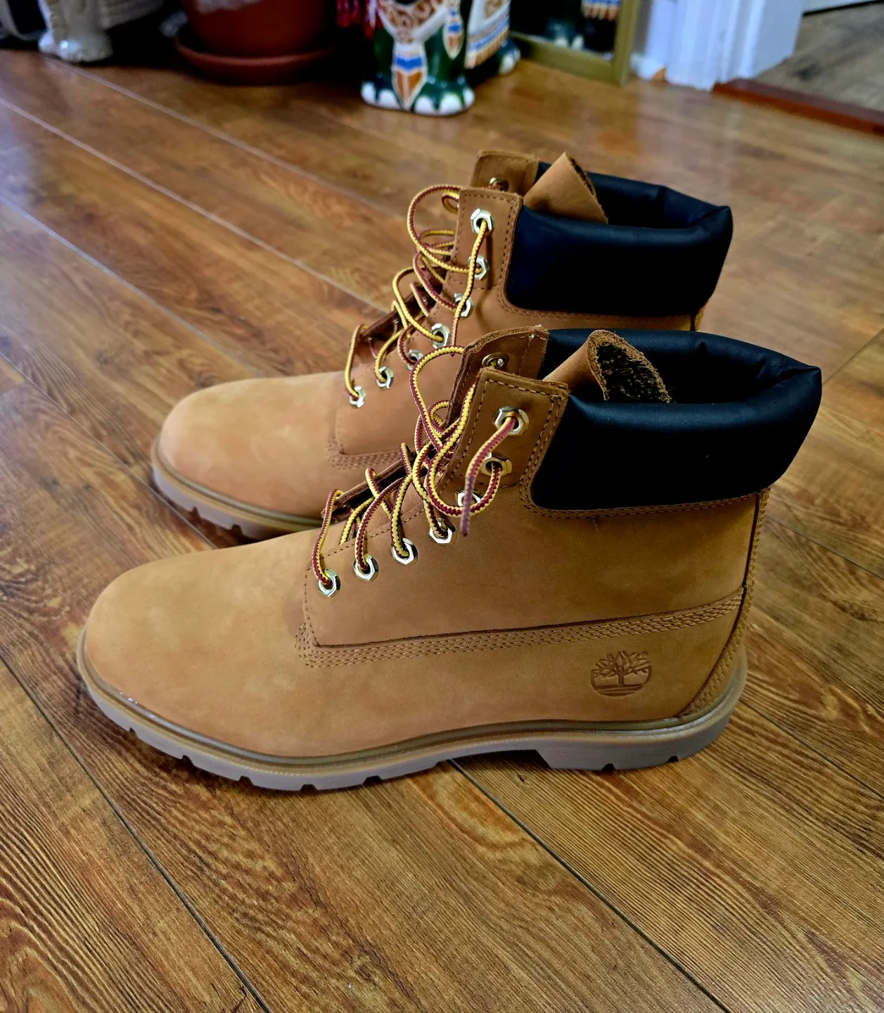 Timberland Boots Classic 6 Inches Mens Size 10 US image indicator(2)