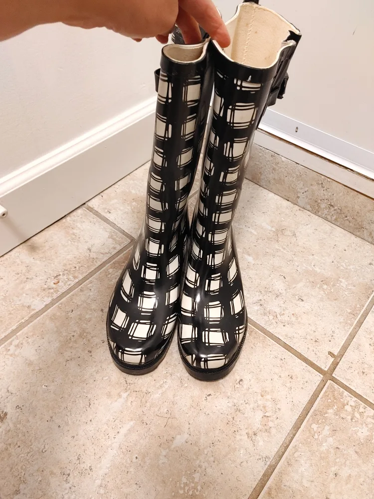 Women's Black & White Plaid Rain Boots size 7