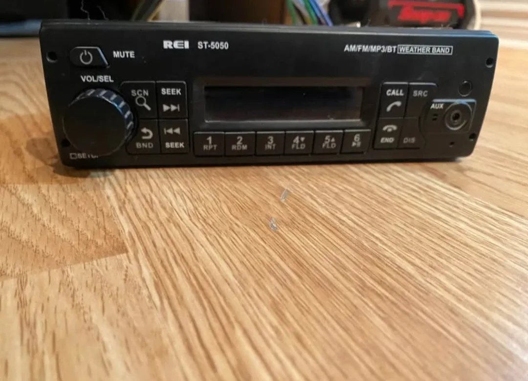 REI ST-5050 Digital Roof Mount Radio image indicator(3)