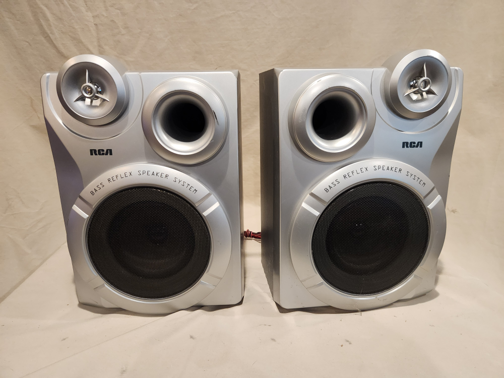 RCA RS2653 Bass Reflex Speakers