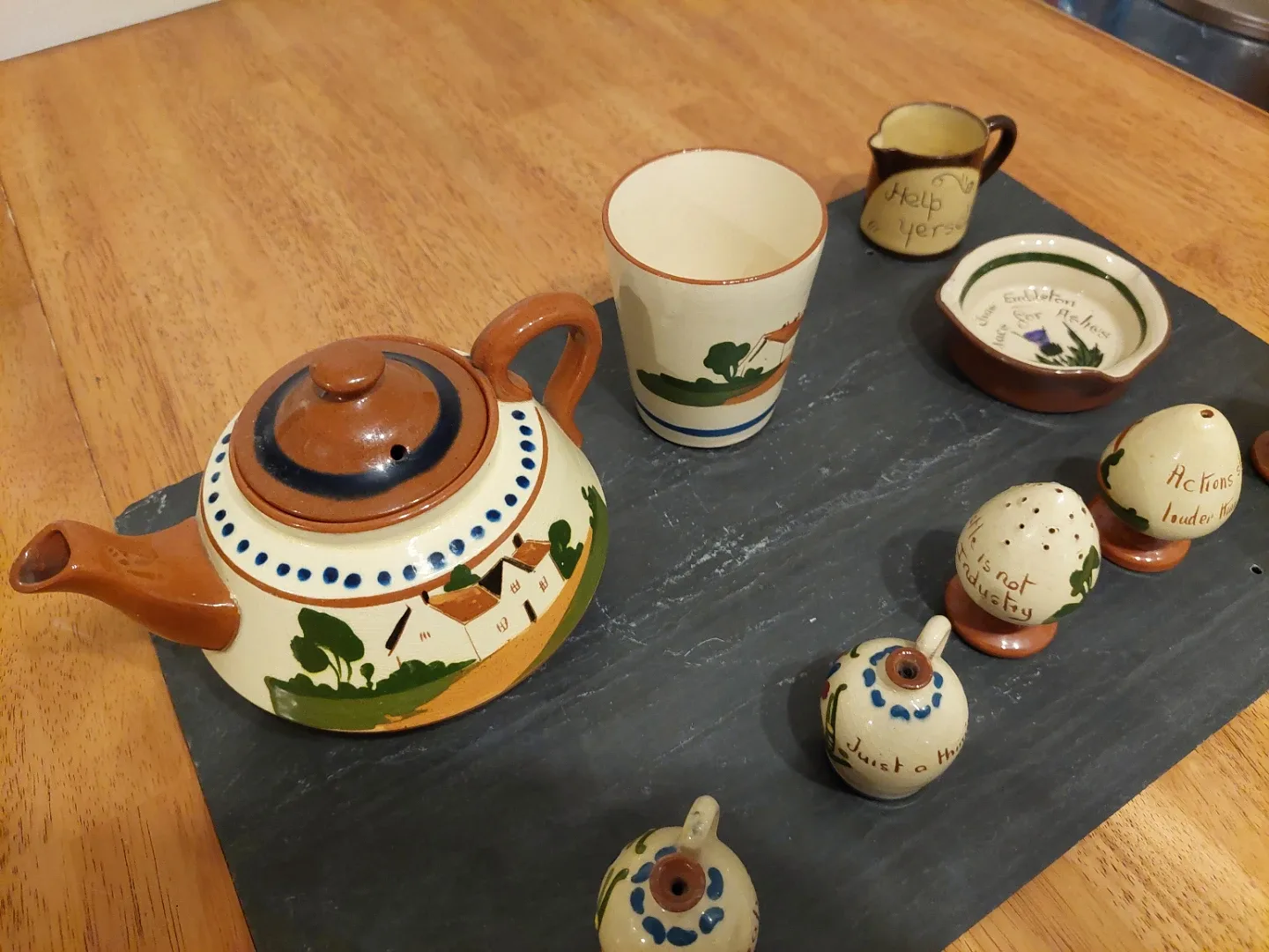 Watcombe Devon Mottoware Teapot image indicator(8)