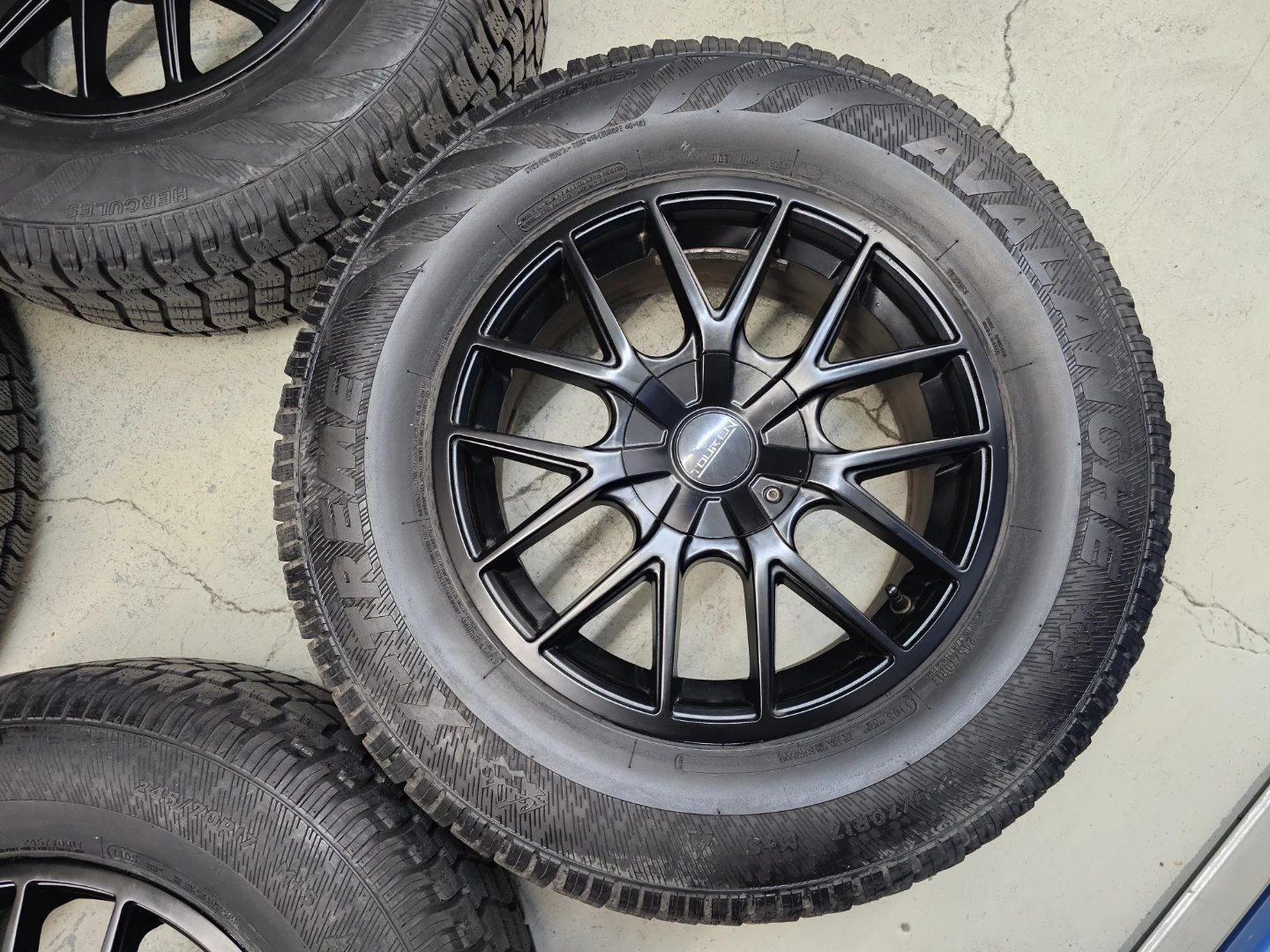 JEEP GRAND CHEROKEE WINTER TIRES ON ALLOY RIMS 245/70 R17 - photo 2