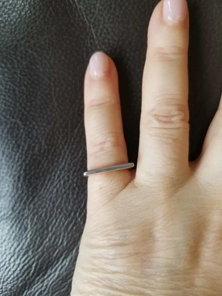 Pinky silver ring with unique design