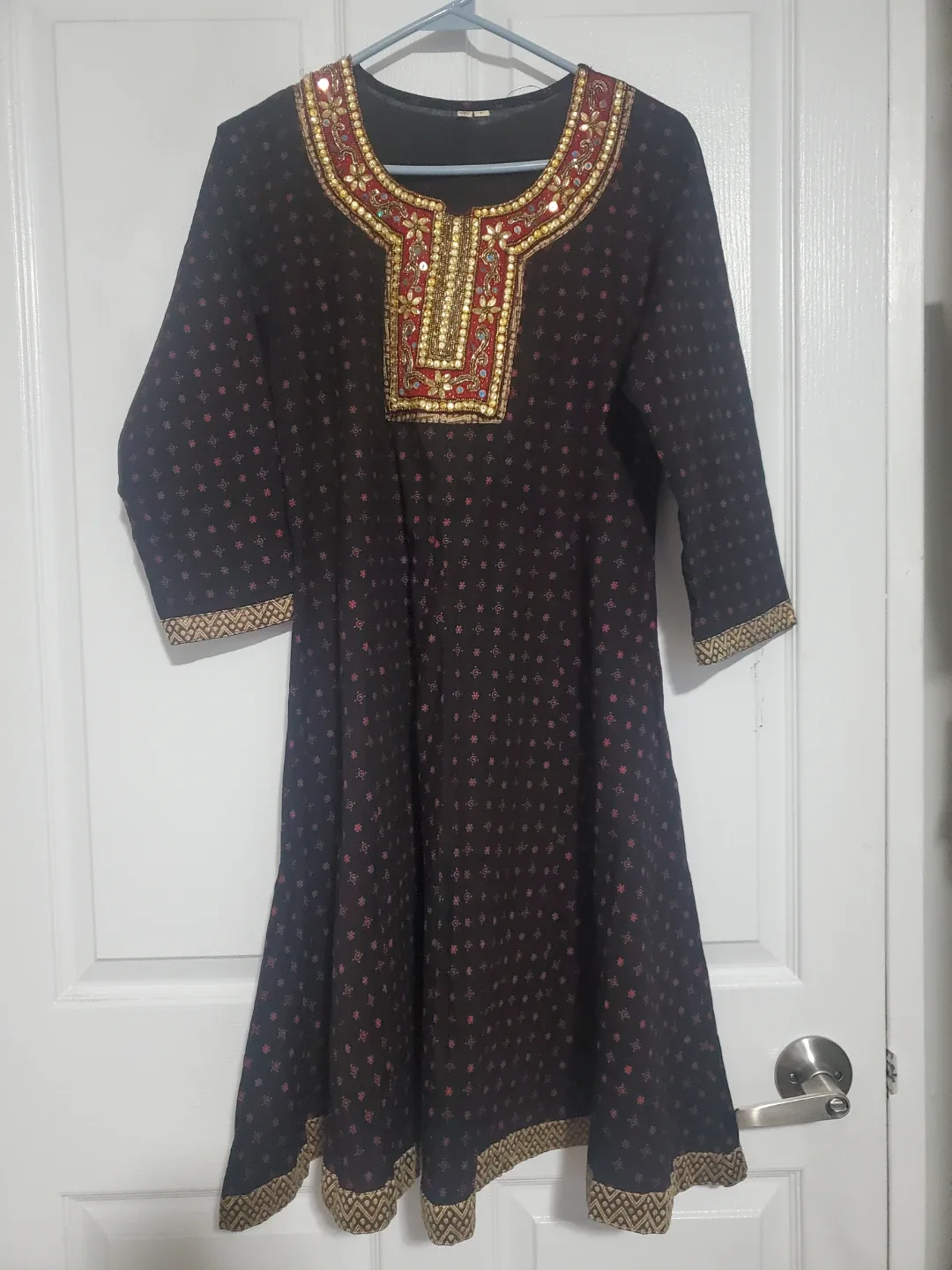 Women's Salwar Kameez Set